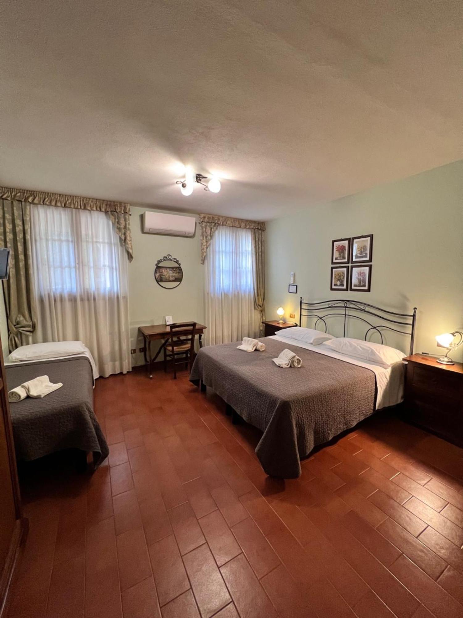سيينا B&B Casale Virgili الغرفة الصورة